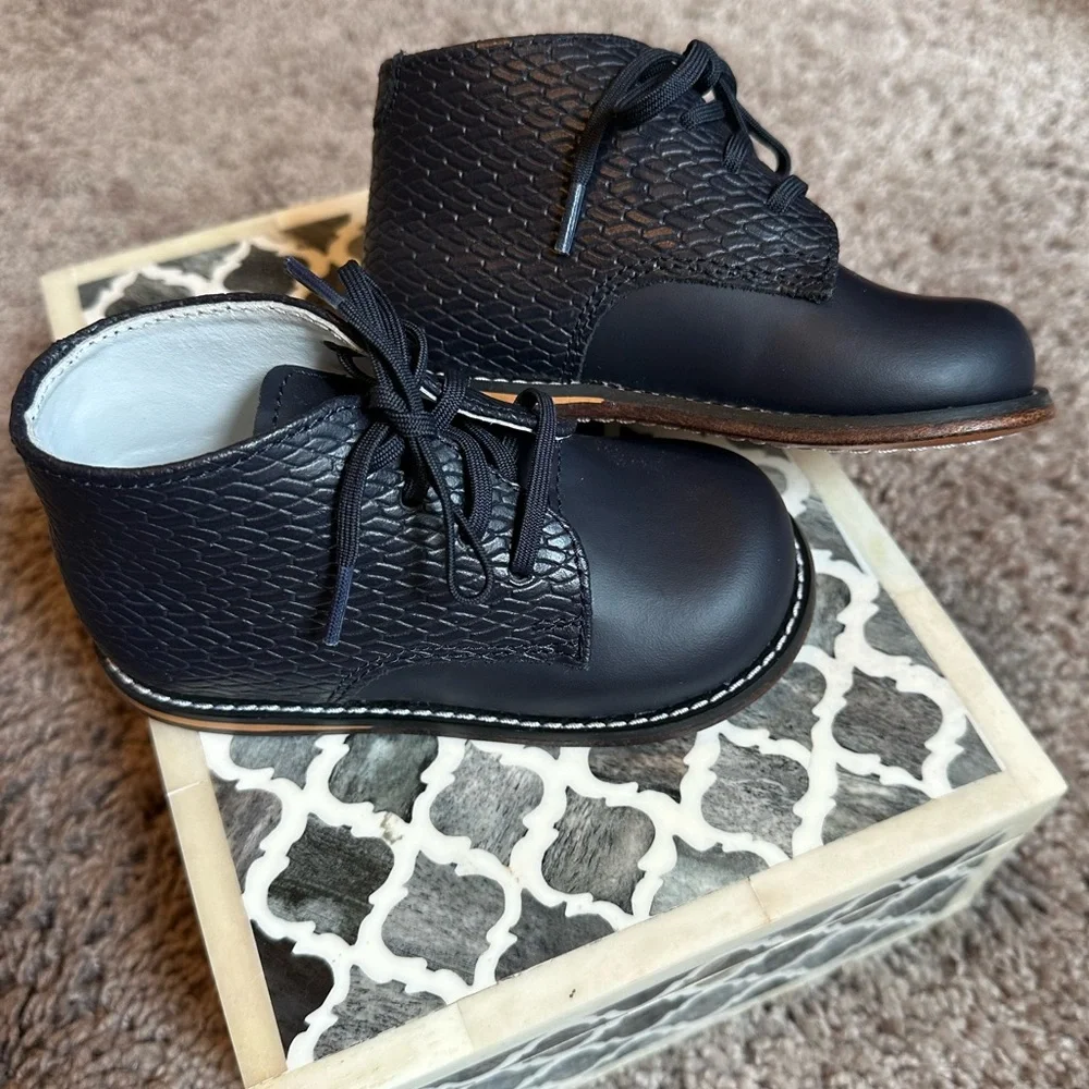 Josmo Uni-Sex Toddler Medium Width Woven Ostrich Leather Walking Shoes Size 7